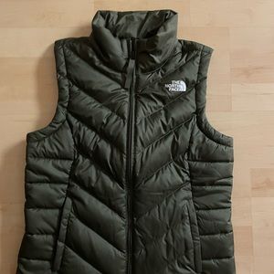 North face women’s 550 vest size S